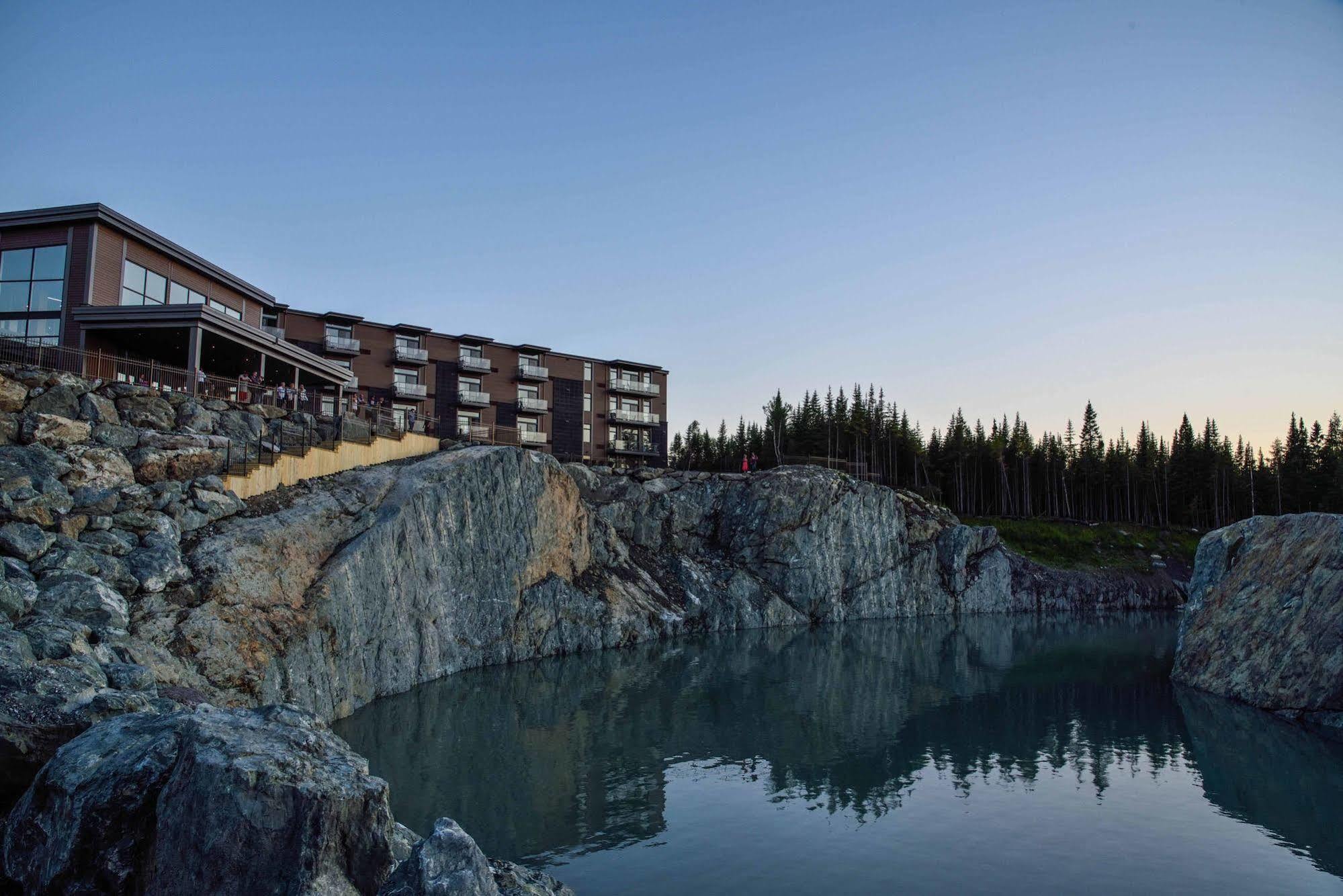 Hotel Du Domaine, Centre De Villegiature Et De Congres 塞特福德矿城 外观 照片